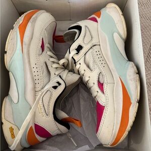 Brandblack Los Angeles support sneakers